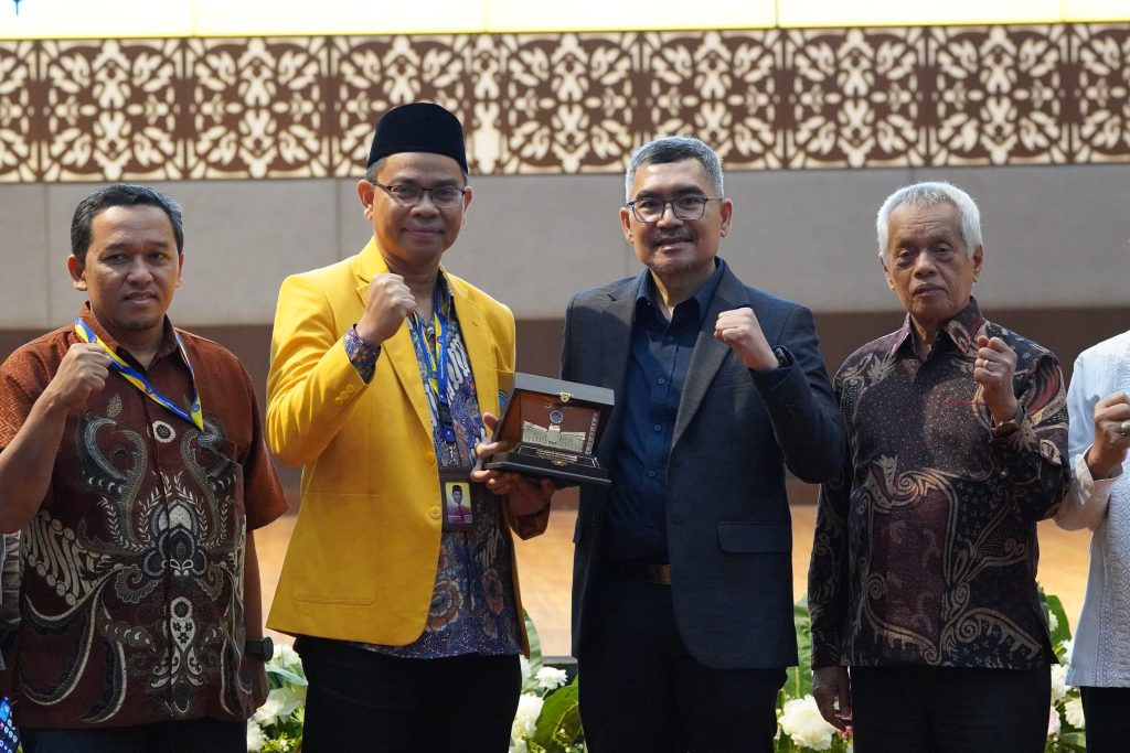 Rektor dan Sekjen Dikti