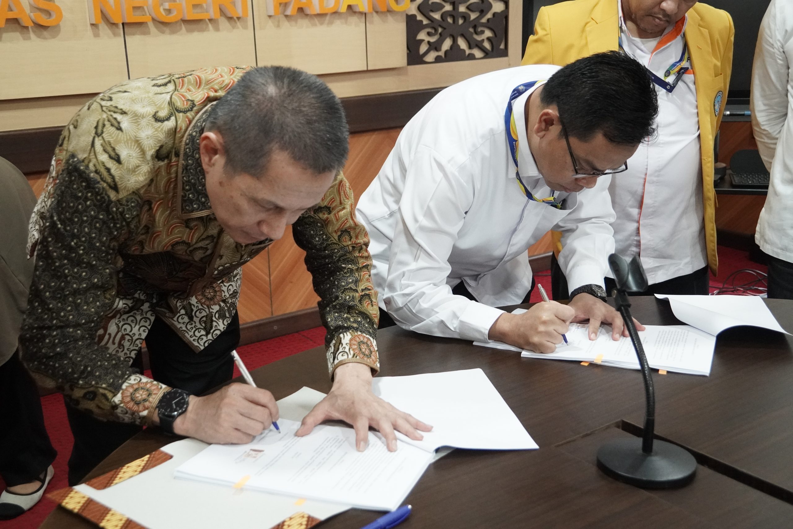 Serah Terima Aset dari Politeknik Negeri Padang (PNP) ke Universitas Negeri Padang (UNP)