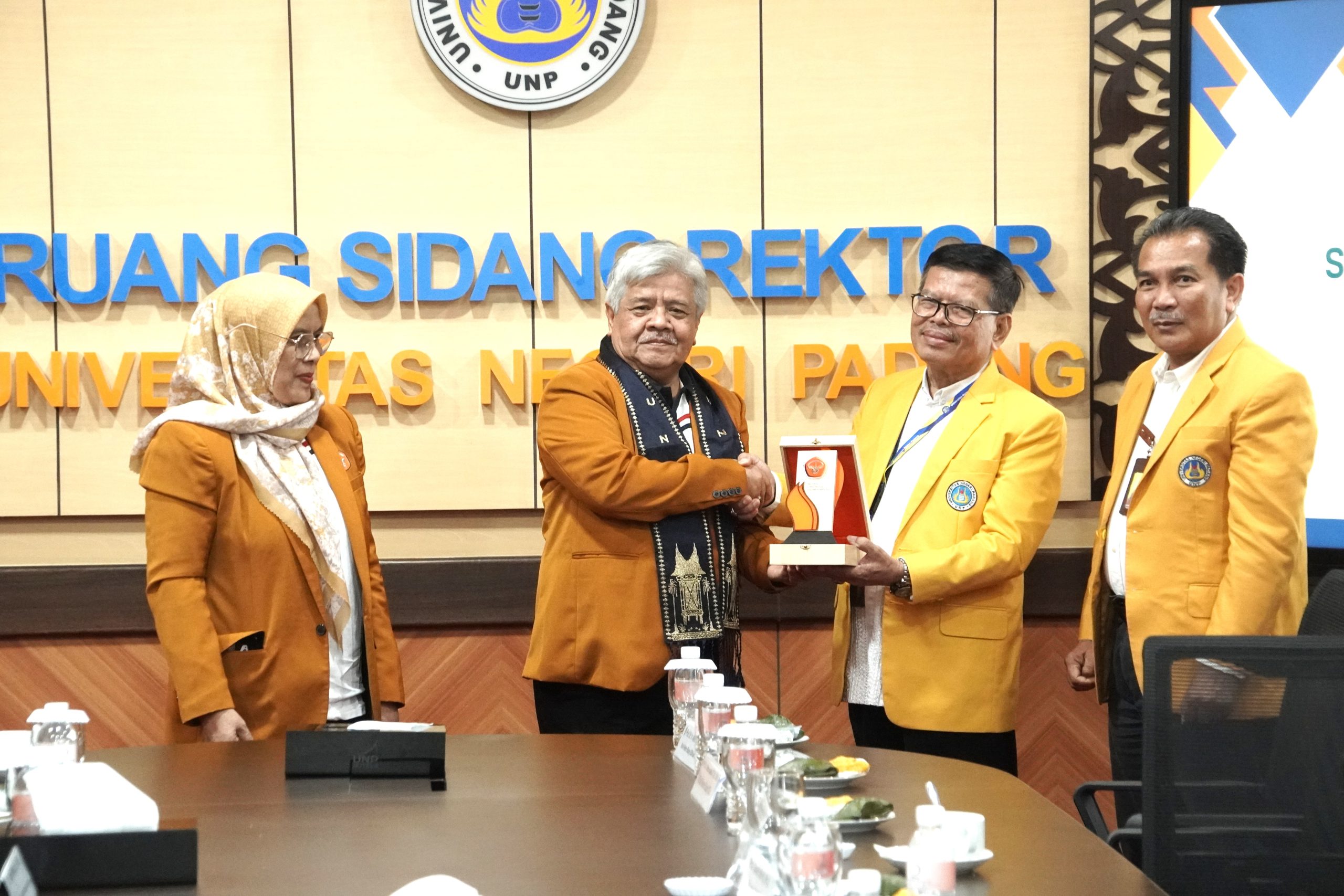 Senat Akademik UNP Terima Kunjungan Kerja Senat Universitas Jambi, Bahas Persiapan Menuju PTNBH (Foto by Ril)