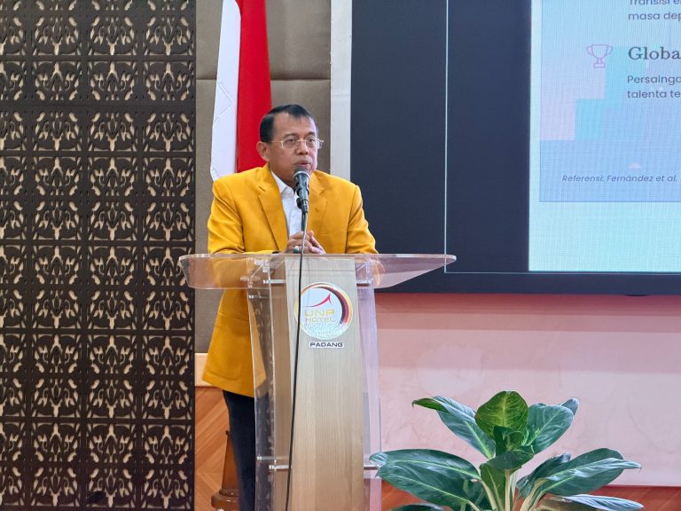 Senior Eksekutif UNP, Prof. Ganefri, Ph.D. (Foto: Furqanul Hamdi/ Kantor Komunikasi dan Pemasaran Strategis)