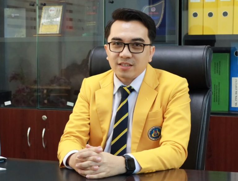 Prof. Dr. Zadrian Ardi, S.Pd., M.Pd., Kons., Pakar UNP bidang kepakaran “Teknologi dan Media dalam Bimbingan dan Konseling”.