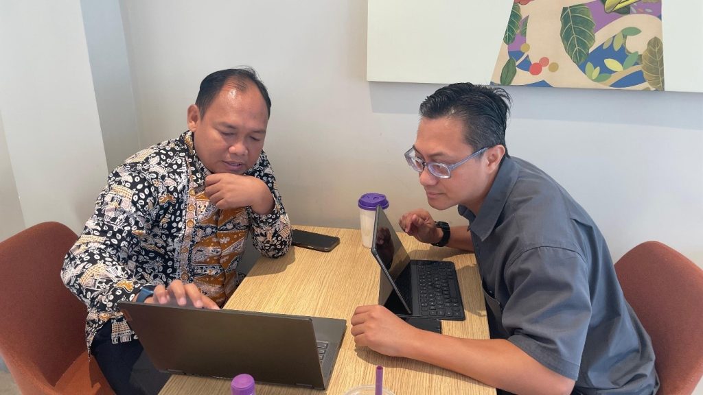 Prof. Dr. Anton Komaini, S.Si., M.Pd. saat penjajakan peluang riset kolaborasi dengan UPSI Malaysia (Foto: FIK UNP)