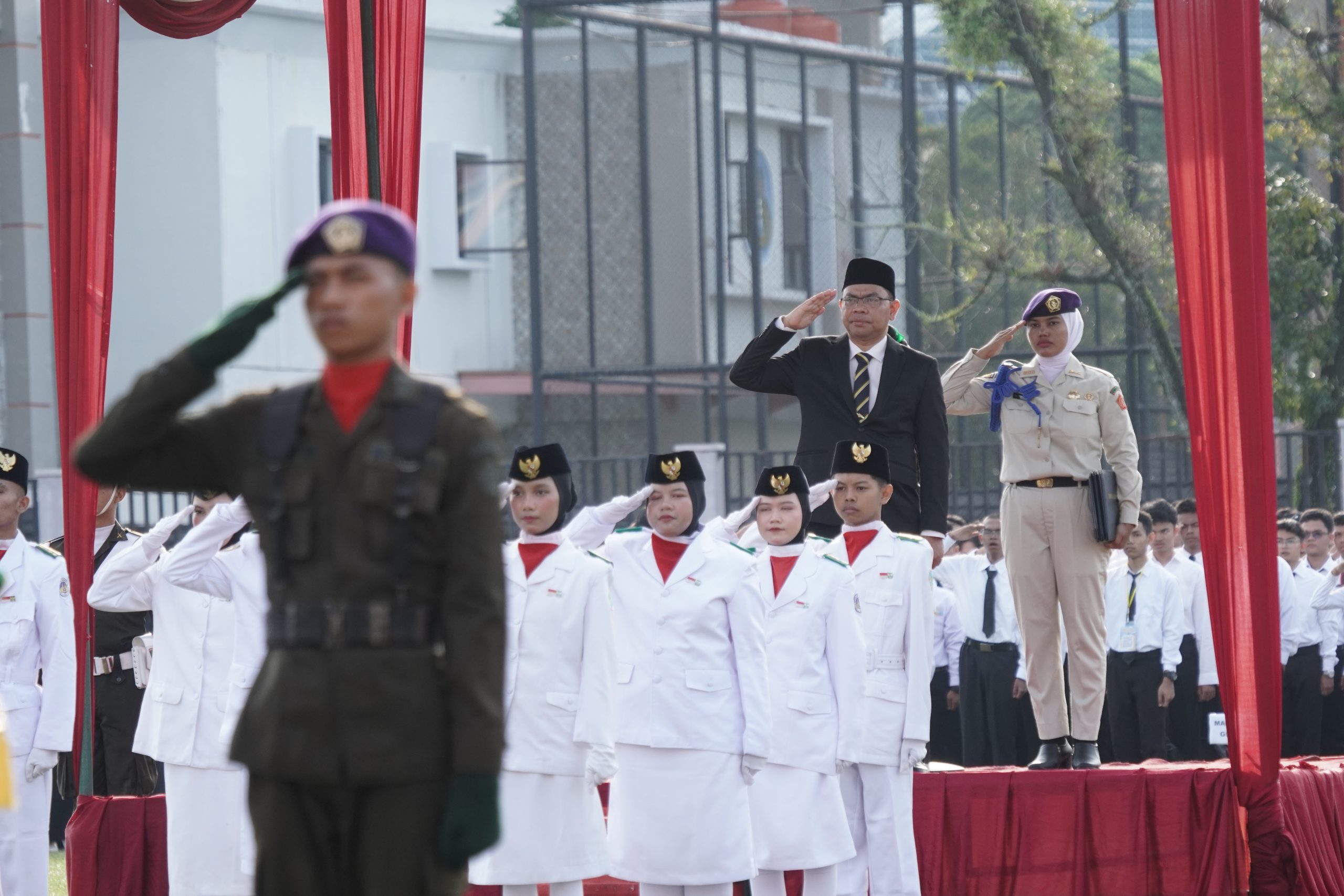 Upacara Bendera Peringatan HUT RI ke 81 Universitas Negeri Padang