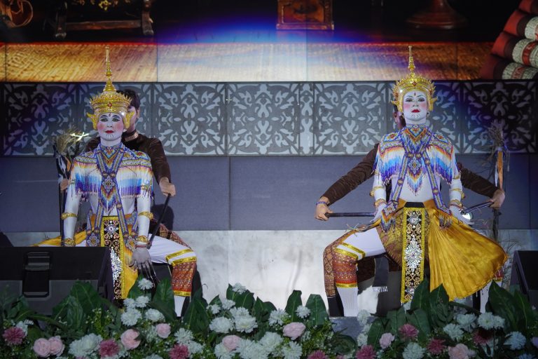 Penampilan delegasi Rajamanggala University of Technology Srivijaya (Foto: Dian Melsa, Allya Septiani Septi/ Kantor Komunikasi dan Pemasaran Strategis)