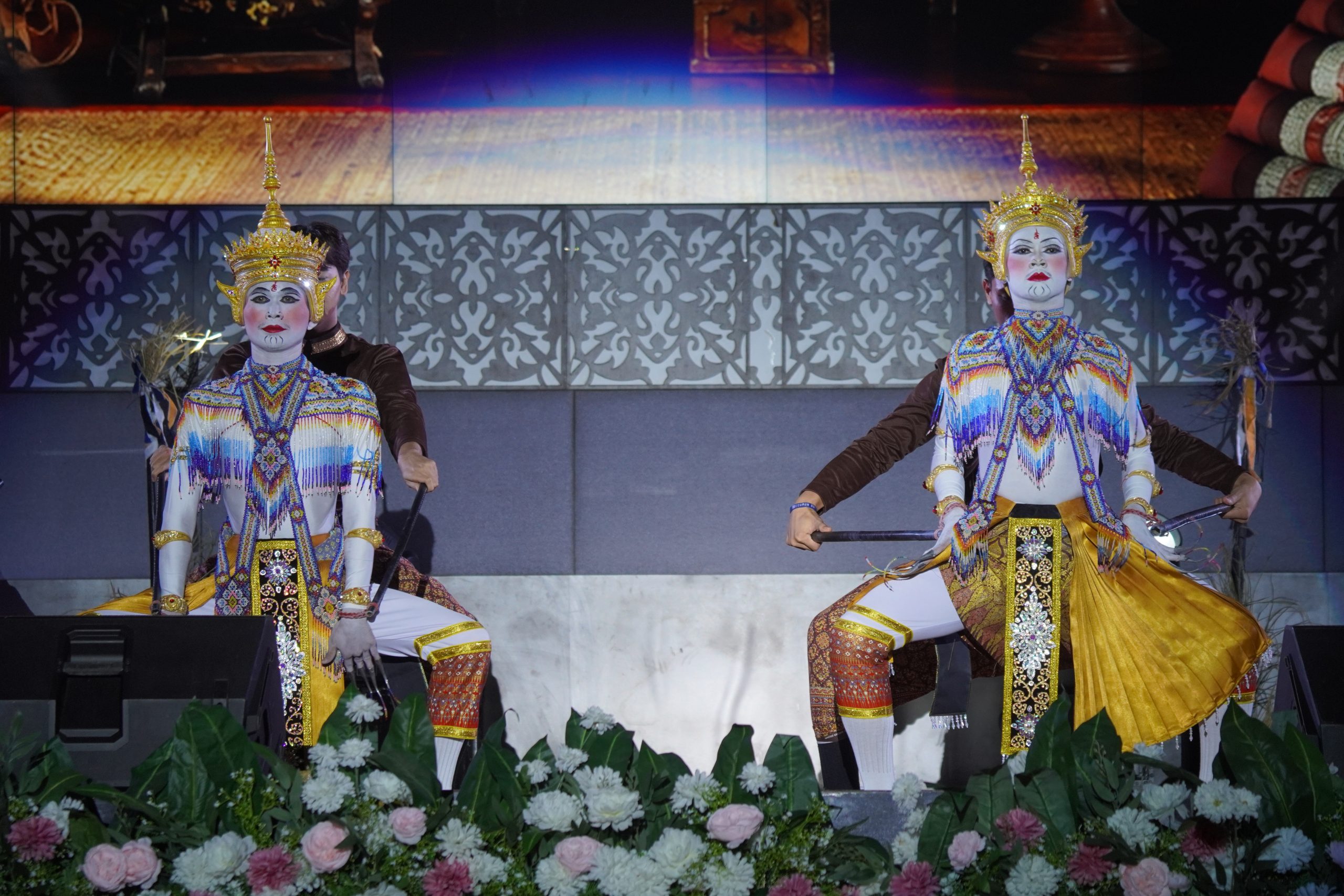 Penampilan delegasi Rajamanggala University of Technology Srivijaya (Foto: Dian Melsa, Allya Septiani Septi/ Kantor Komunikasi dan Pemasaran Strategis)