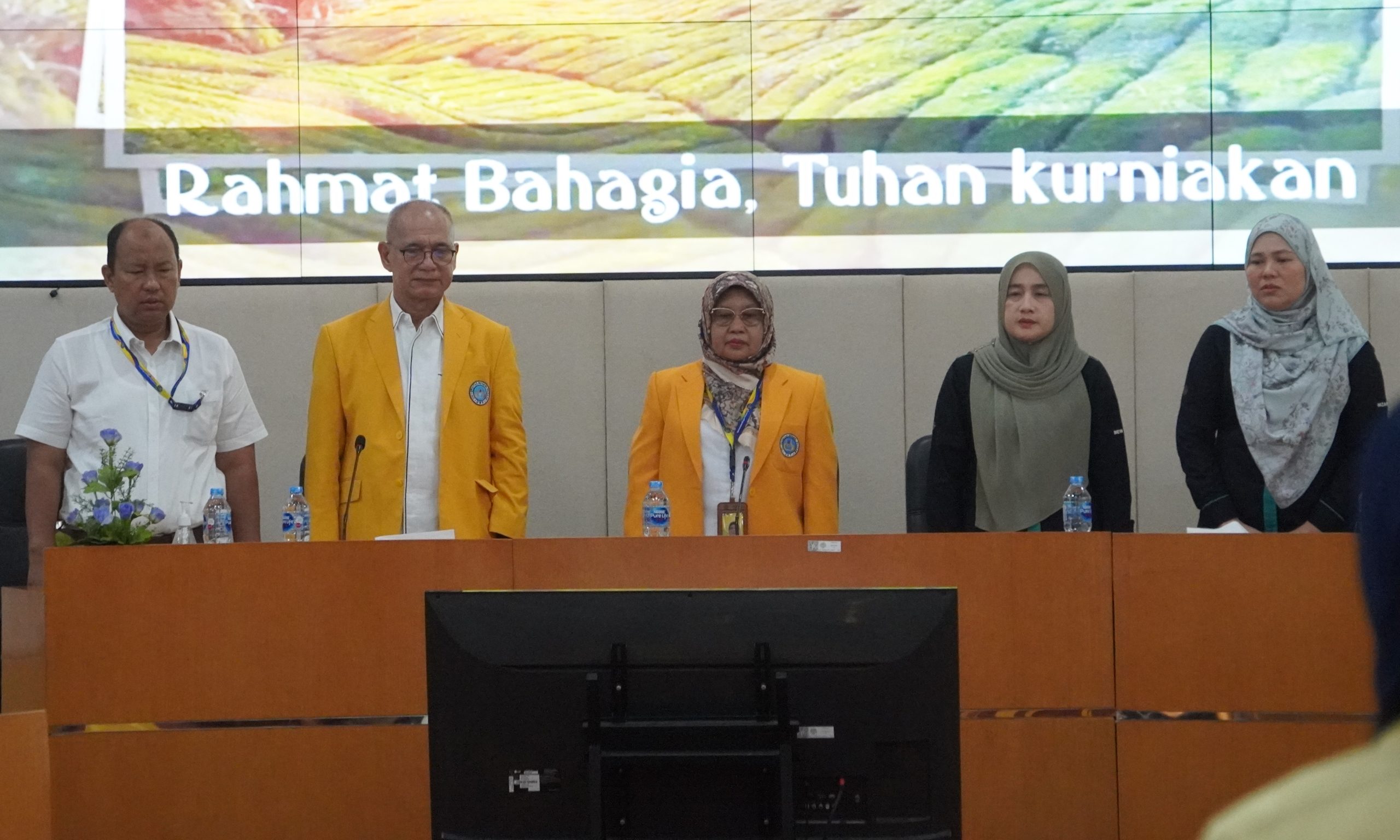 Kuliah Umum FPK bersama dua dosen tamu dari International Islamic University Malaysia (IIUM), yaitu Assoc. Prof. Dr. Siti Hazariah Abdul Hamid dan Assoc. Prof. Dr. Lee Siew Pien. (Foto: Damar Fernando/KKPS)